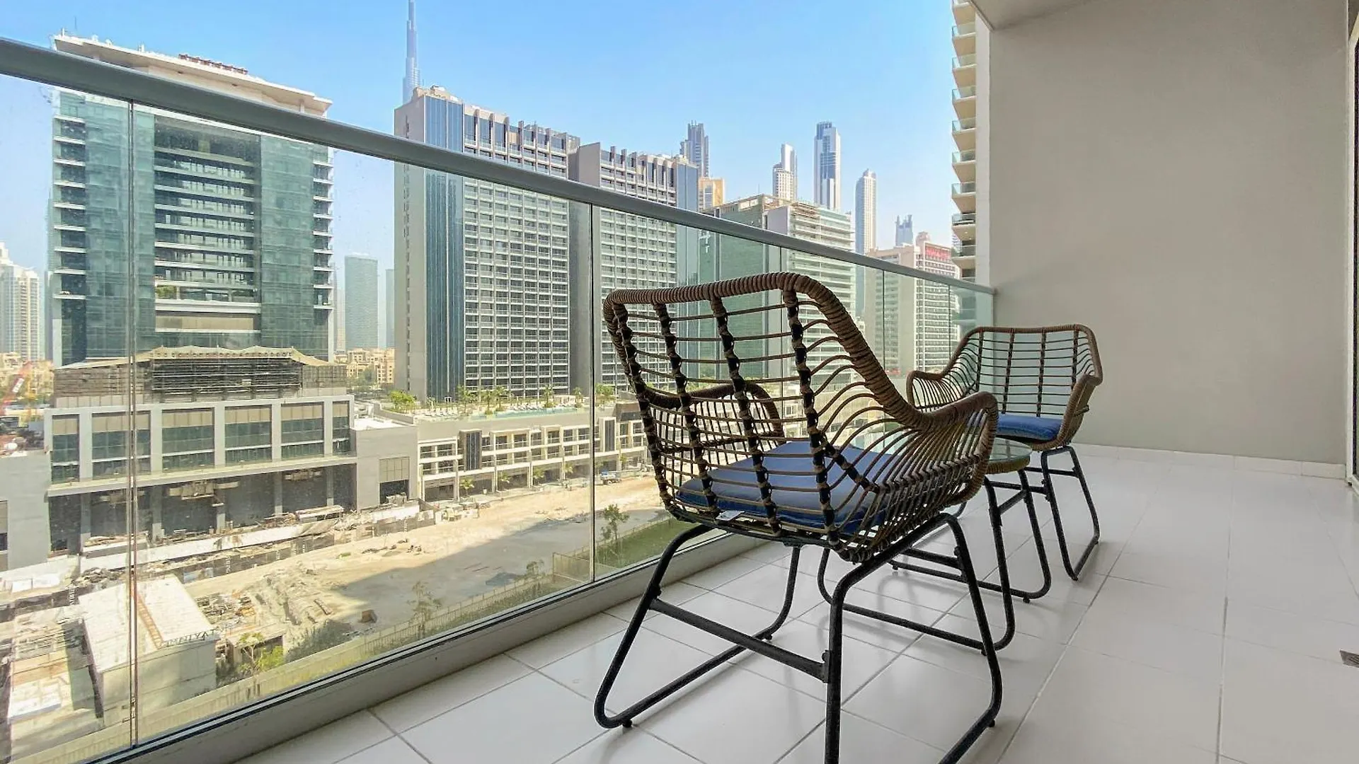 Stylish Executive 1-Bedroom In Vera Tower, Business Bay Dubai Apartment