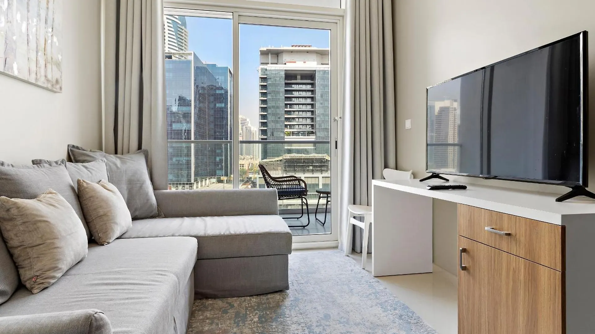 Stylish Executive 1-Bedroom In Vera Tower, Business Bay Dubai