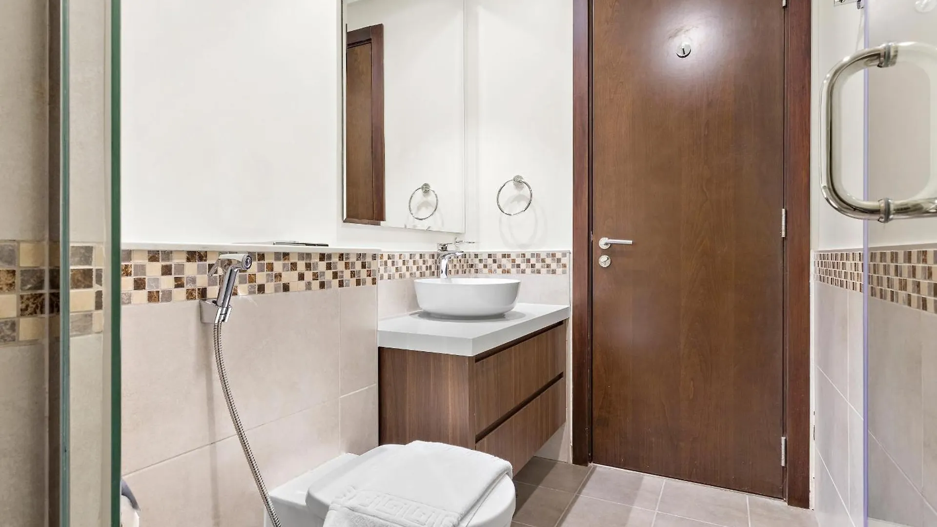 Stylish Executive 1-Bedroom In Vera Tower, Business Bay Dubai Apartment